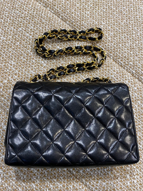 CHANEL ショルダーバック マトラッセ チェーンショルダー