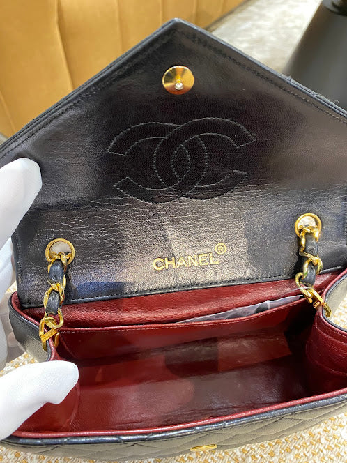 CHANEL ショルダーバック マトラッセ チェーンショルダー