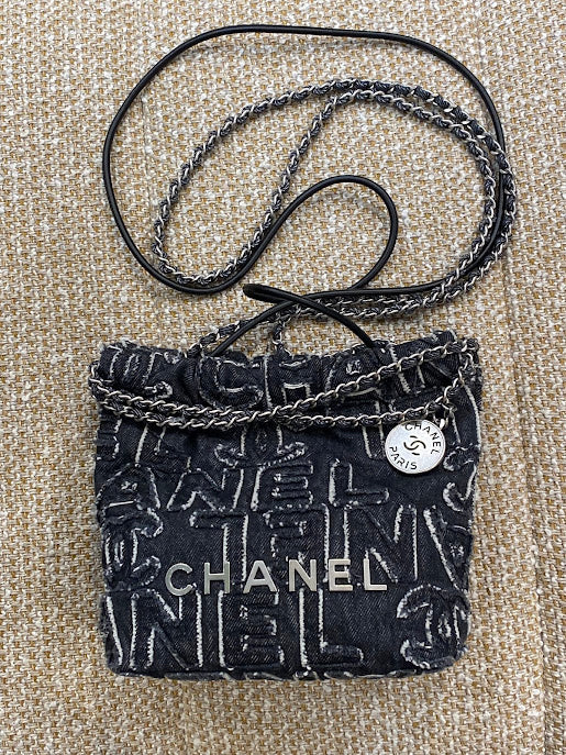 CHANEL 22 ブラックデニムショルダーバック