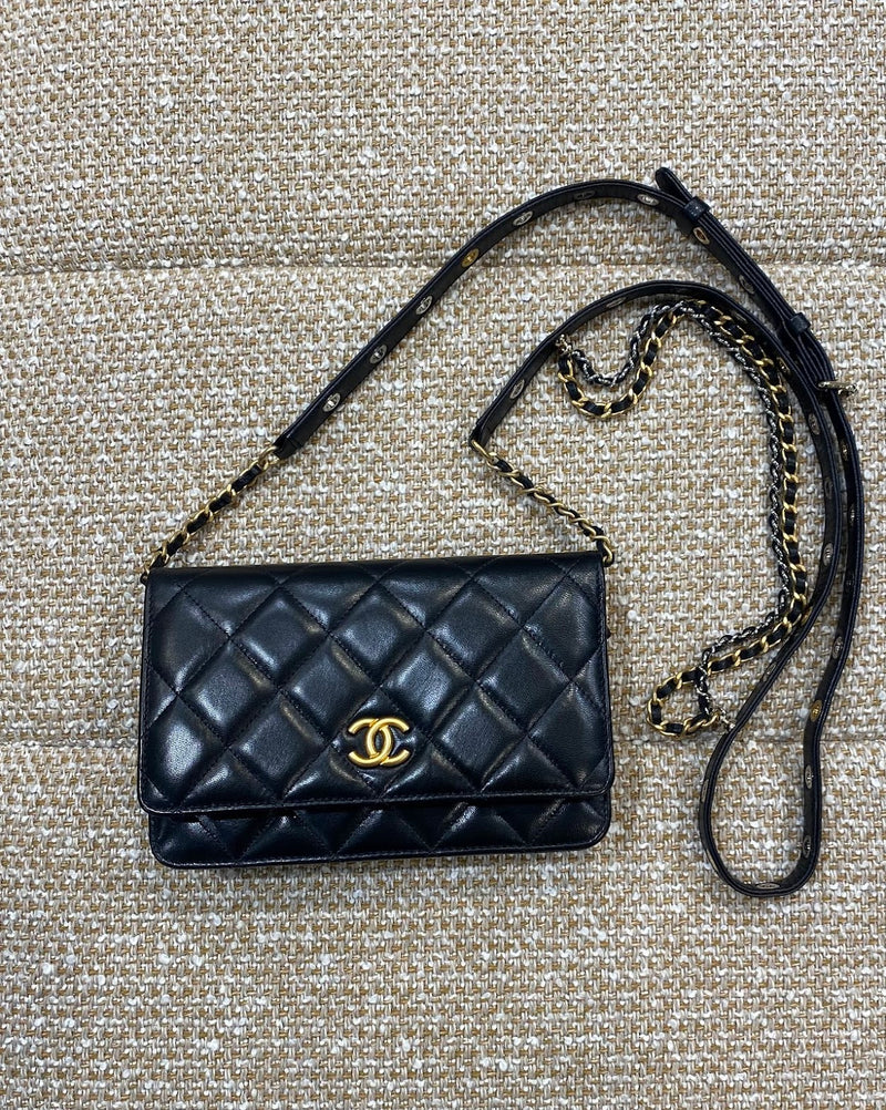 CHANEL ラムスキン チェーンウォレット