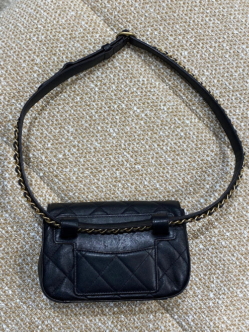CHANEL トップハンドル　フラップバック