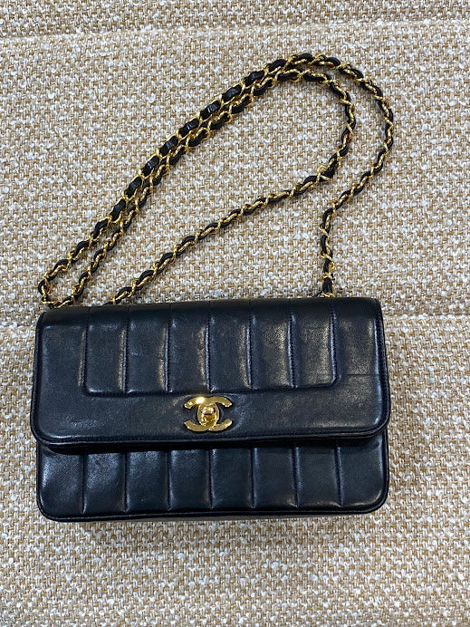 CHANEL チェーンショルダーバッグ
