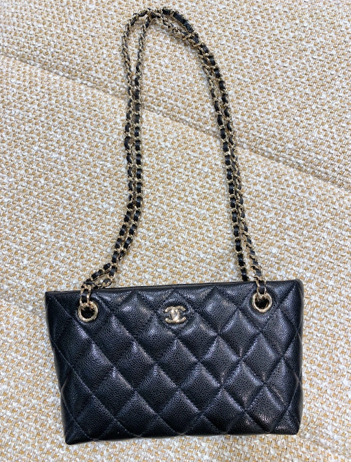 CHANEL チェーンクラッチバッグ キャビアスキン