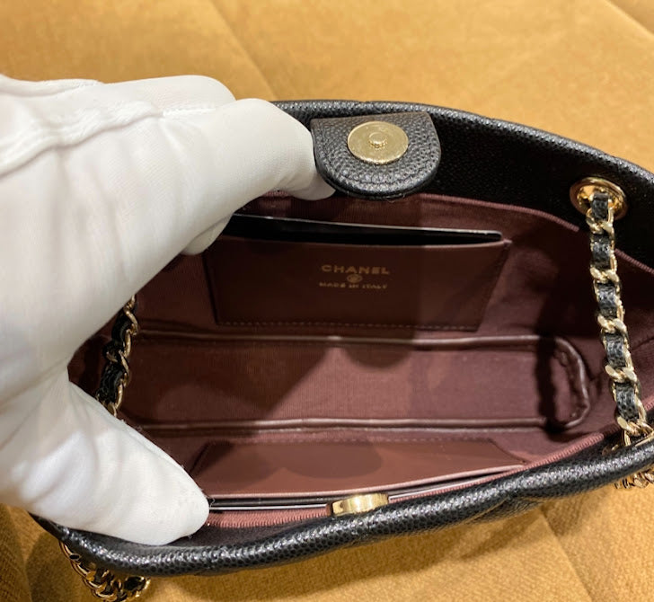 【キャビアスキン☆】CHANEL チェーンクラッチバッグ CHANEL - 【新品未使用】CHANEL チェーンクラッチバッグ