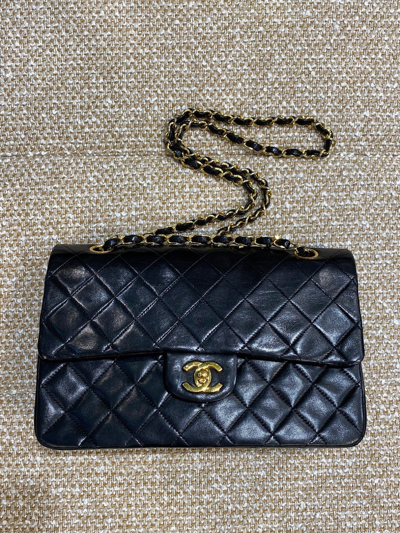 CHANEL チェーンショルダーバッグ マトラッセ25