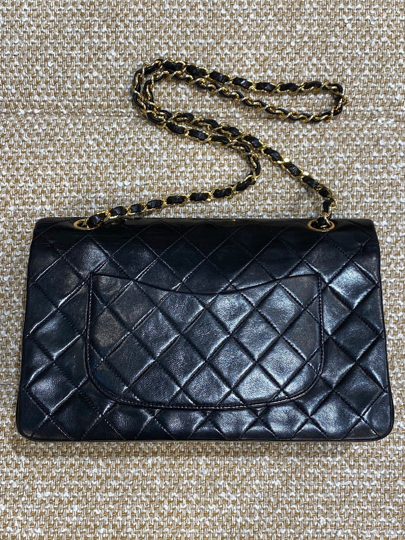 CHANEL チェーンショルダーバッグ マトラッセ25