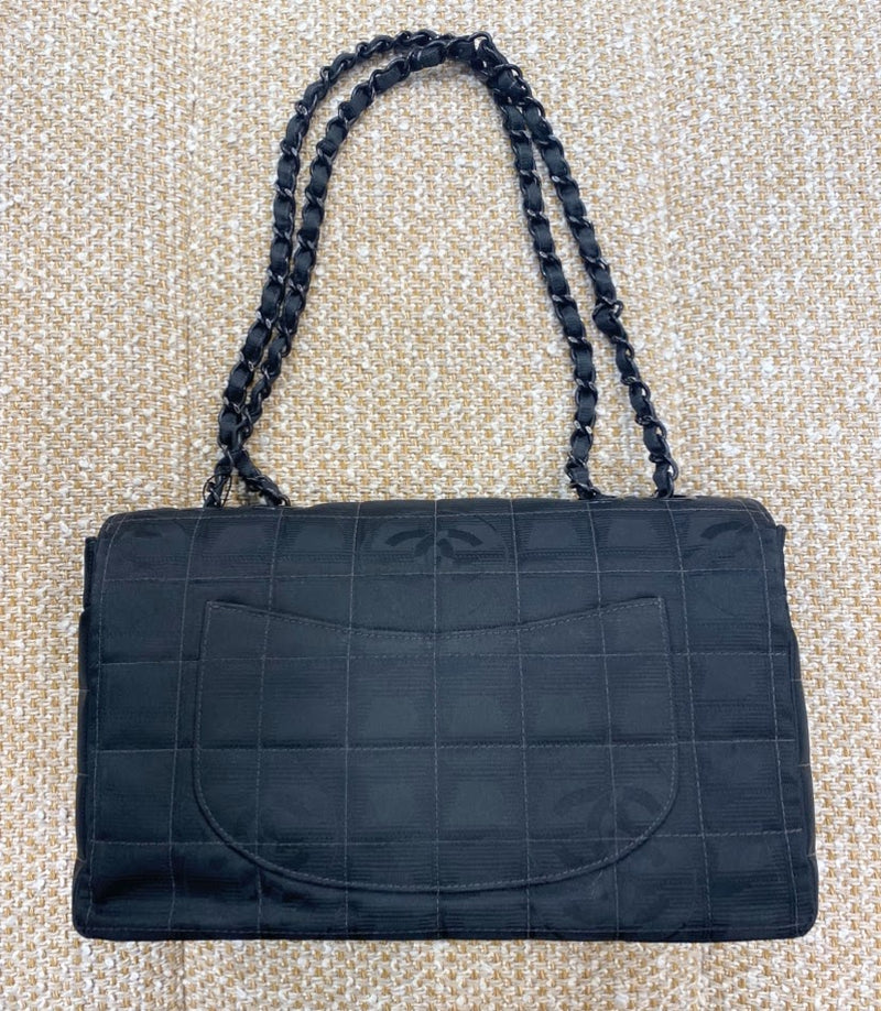 CHANEL  ニュートラベルライン チェーンショルダーバッグ
