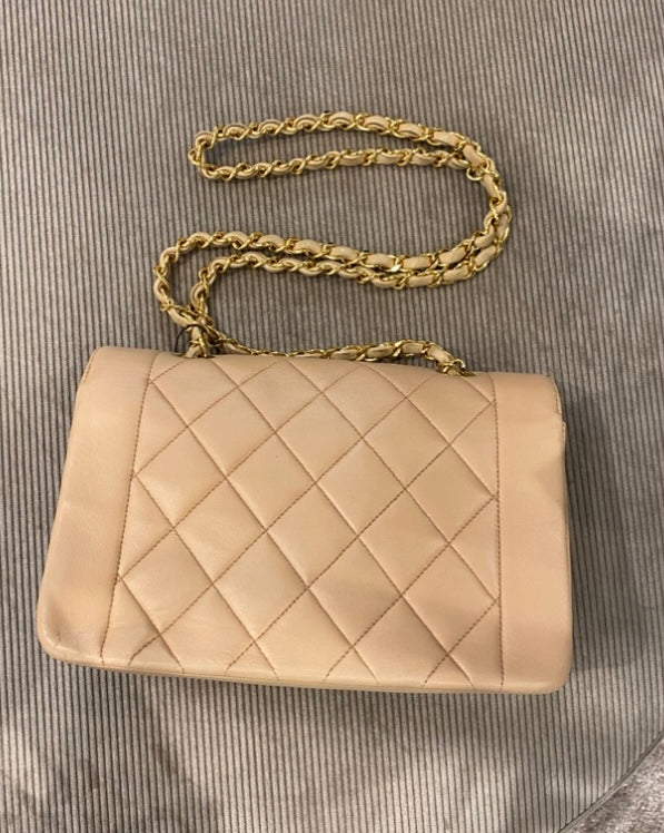 CHANEL ダイアナフラップチェーン ショルダーバッグ