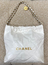 CHANEL 22 ハンドバック