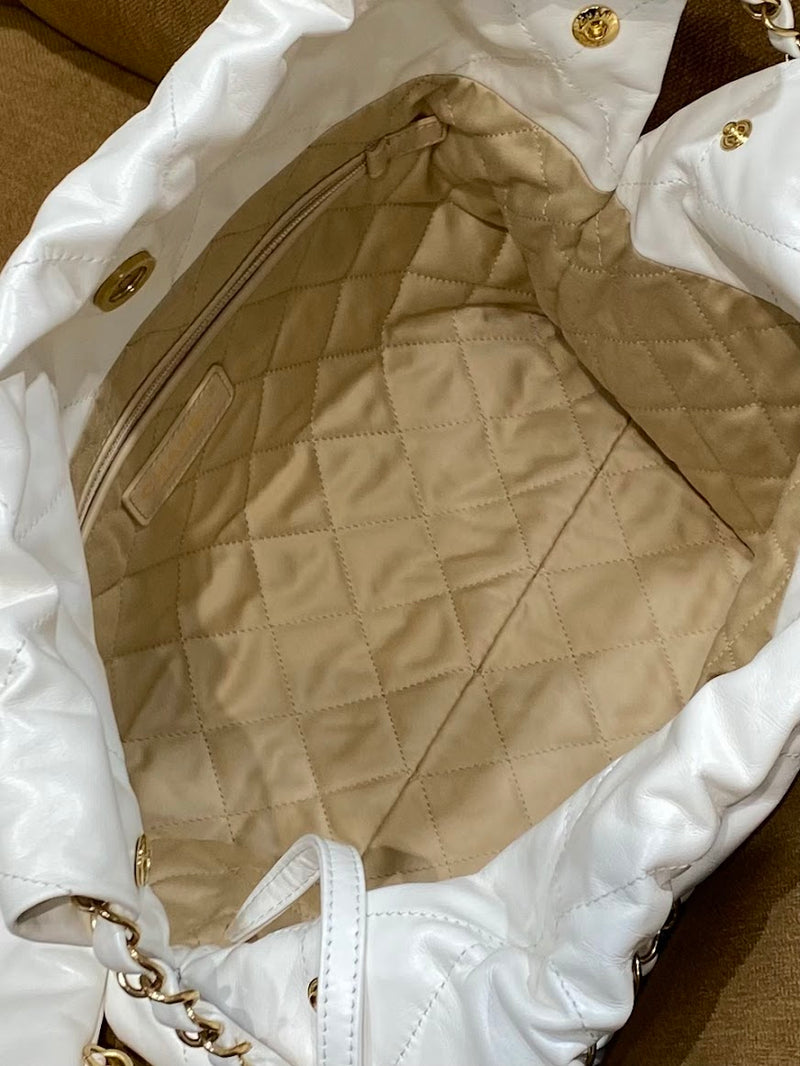 CHANEL 22 ハンドバック