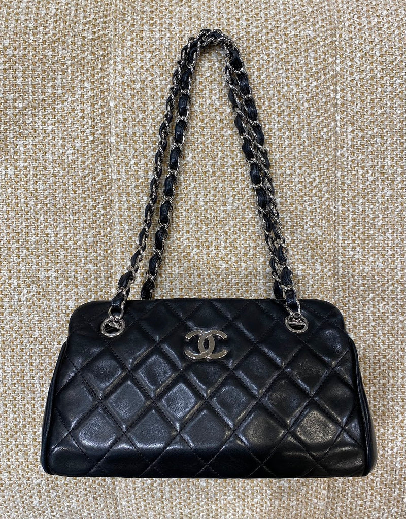 【関税なし】バニティーケース型♡クラッチwithチェーン Clutch with chain - グレインド シャイニー カーフスキン
