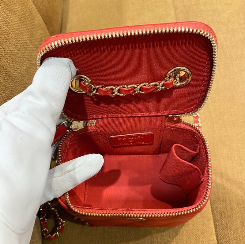 CHANEL バニティバッグ ラムスキン チェーンショルダーバッグ