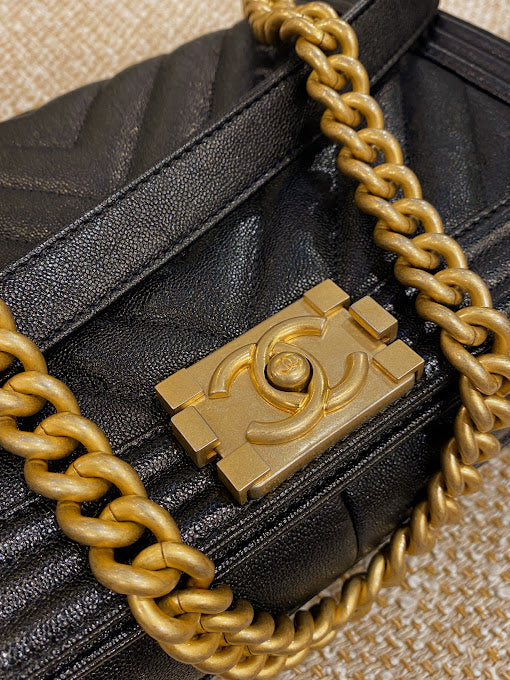 CHANEL チェーンショルダーバッグ ボーイ