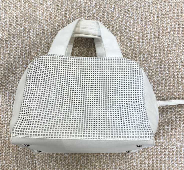 CHANEL ココマーク パンチング メッシュレザー ハンドバッグ