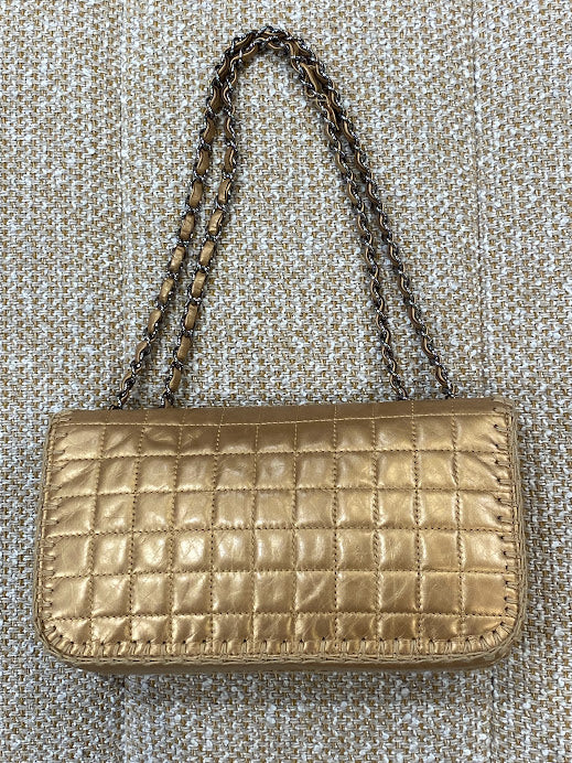 CHANEL ゴールドチェーンショルダーバッグ