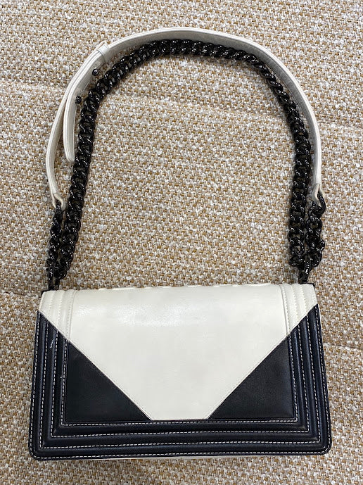 CHANEL ボーイズチェーンショルダーバッグ