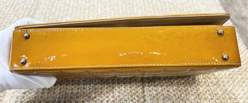CHANEL チョコバーショルダーバック 茶系