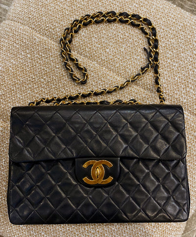 CHANEL シャネル ムートンバッグ – co&co