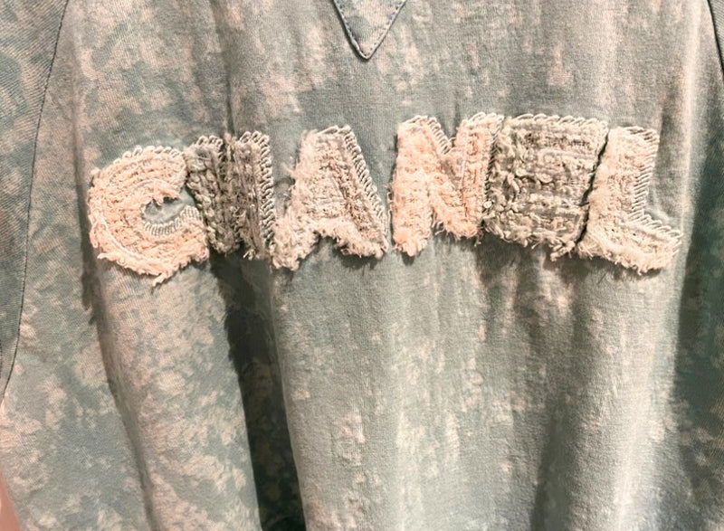 CHANEL 2023年春夏 フレンチ袖ブリーチ ツイード ロゴデザイン 半袖Tシャツ
