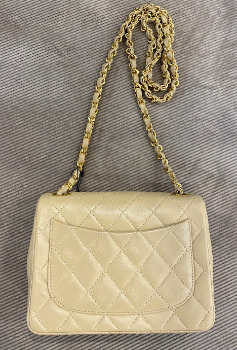 CHANEL ミニマトラッセ ショルダーバッグ