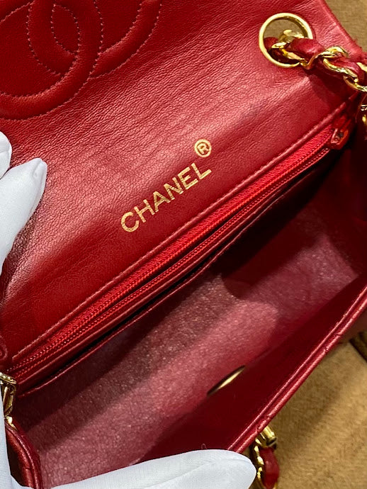 CHANEL ミニマトラッセチェーンショルダーバッグ レッド