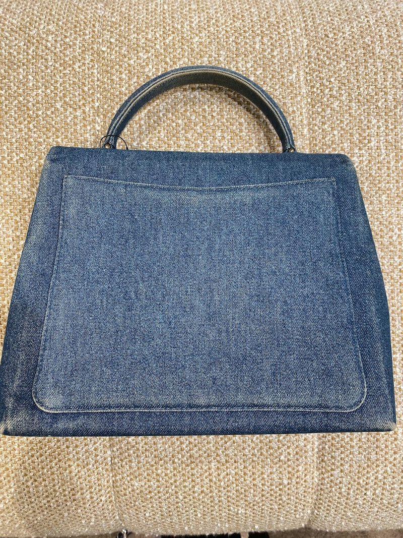 CHANEL ブルーデニムハンドルクリー30バック