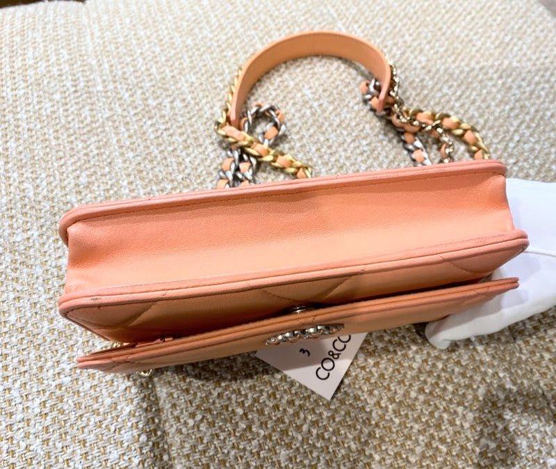 CHANEL 19WOC ボールド チェン ウオレット