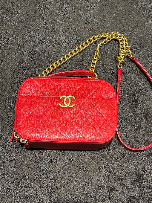 CHANEL　ミニカメラチェーンショルダーバッグ