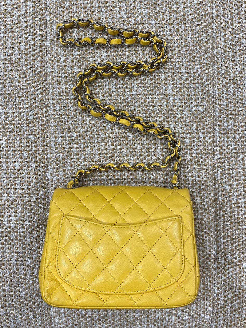CHANEL ミニマトラッセ イエロー