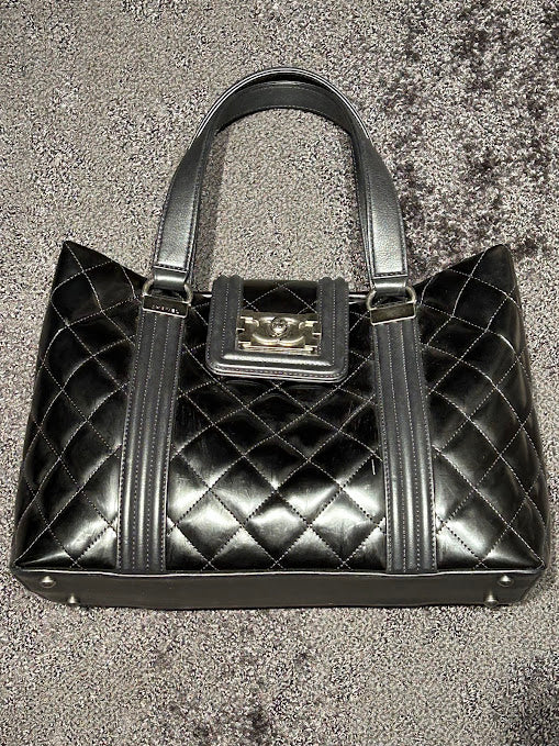 CHANEL ボーイシャネル エナメルレザートートバッグ – co&co