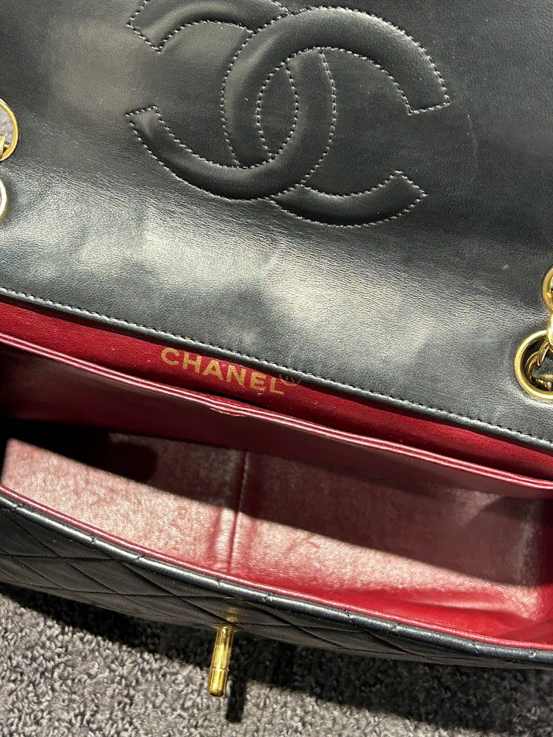 CHANEL Ｗチェーンショルダーバッグ　ポーチ付き