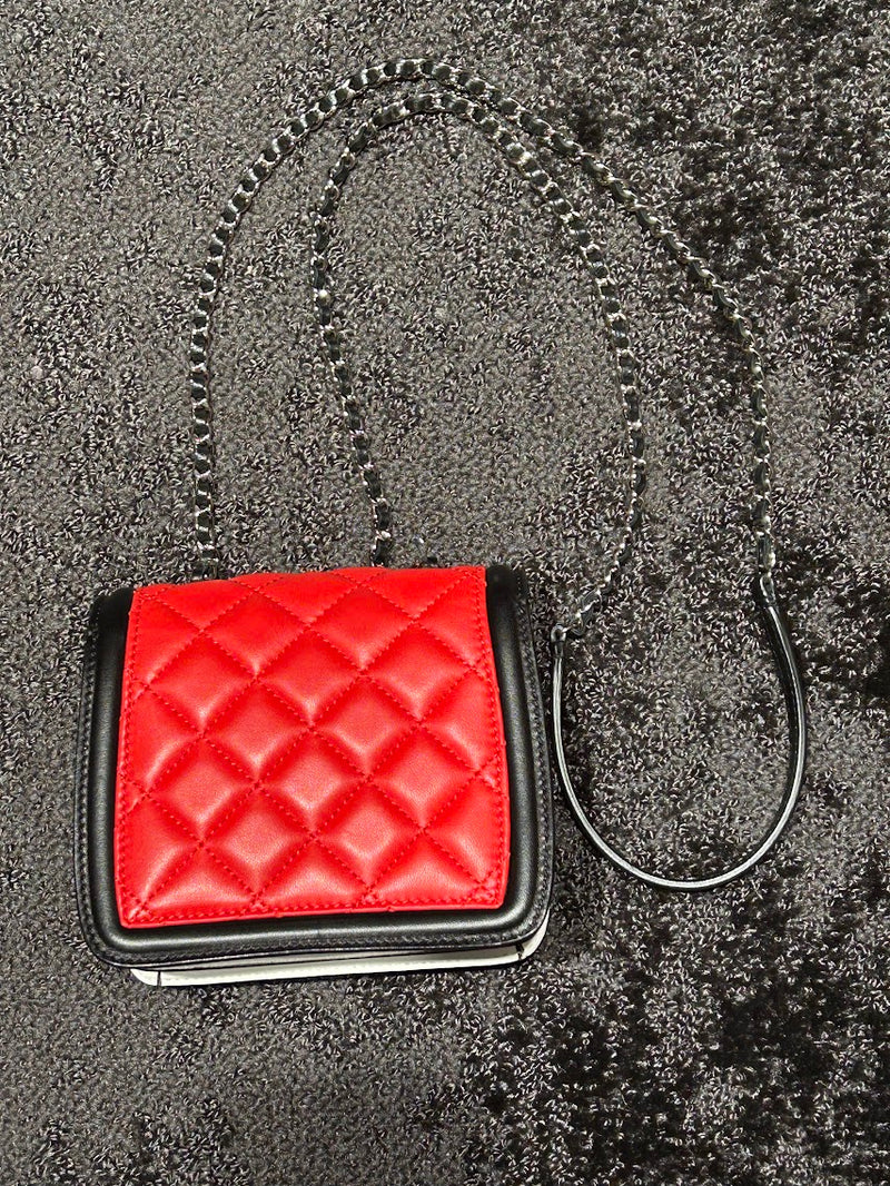 CHANEL ミニマトラッセ　チェーンショルダー　ラムスキン