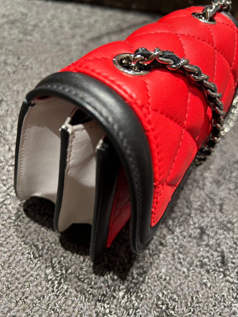 CHANEL ミニマトラッセ　チェーンショルダー　ラムスキン