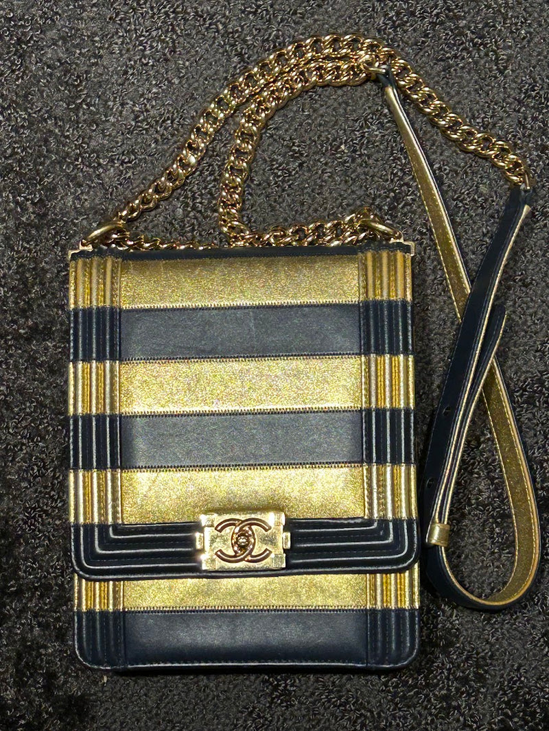 CHANEL ボーイシャネルレザーチェーンショルダー