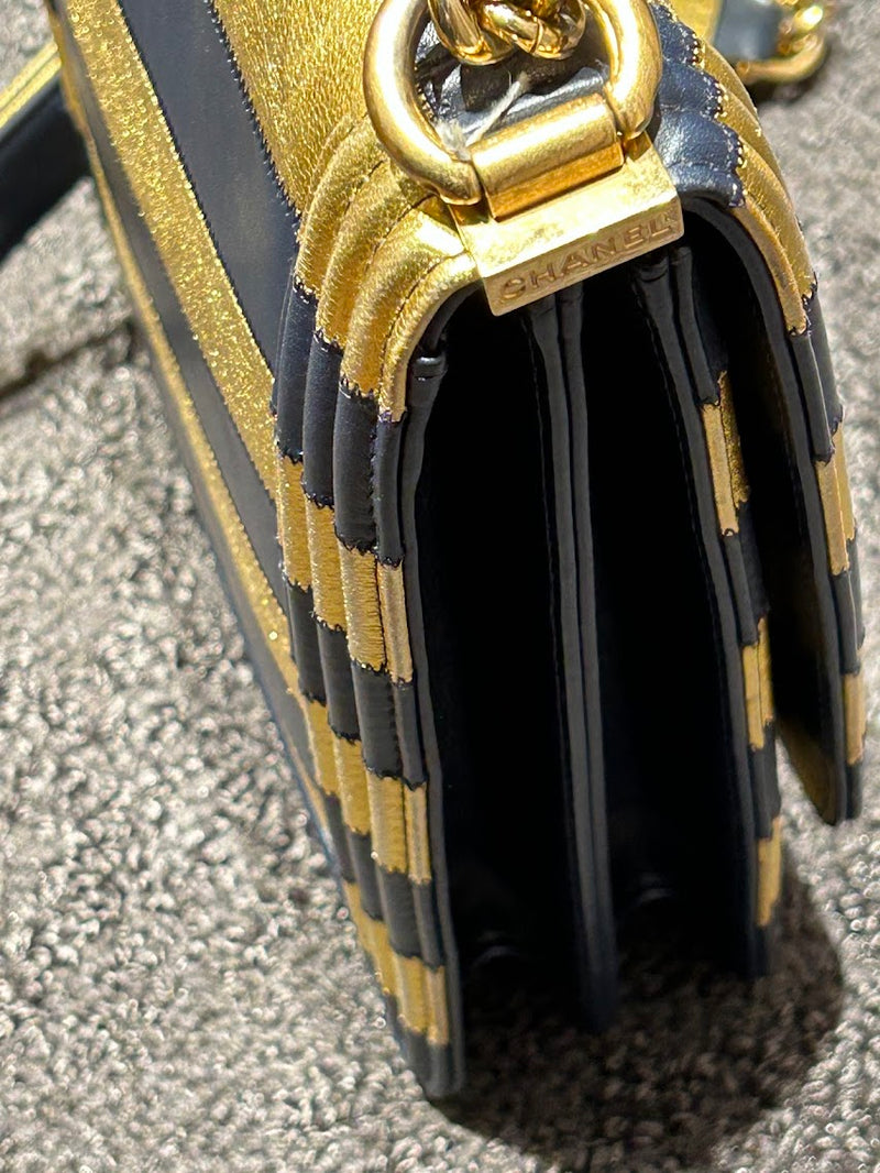 CHANEL ボーイシャネルレザーチェーンショルダー