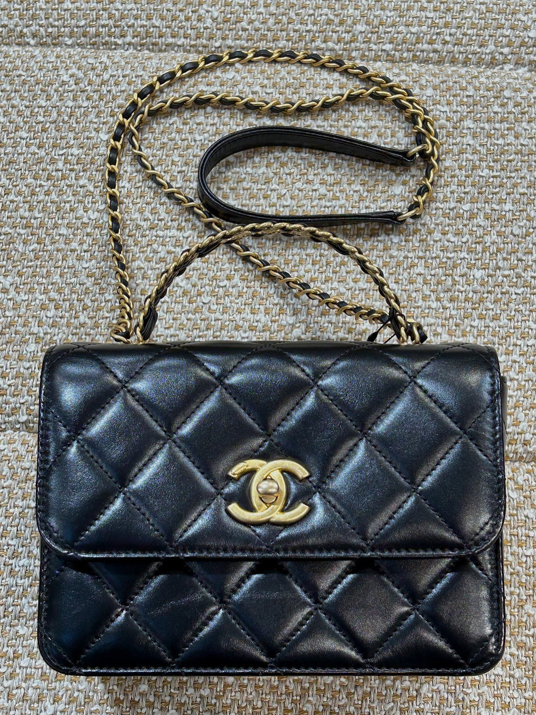 マトラッセ柄のハンドルとCCマーク CHANEL ショルダーバッグ 楽天市場】CHANEL シャネル CCココマーク マトラッセ 筒型