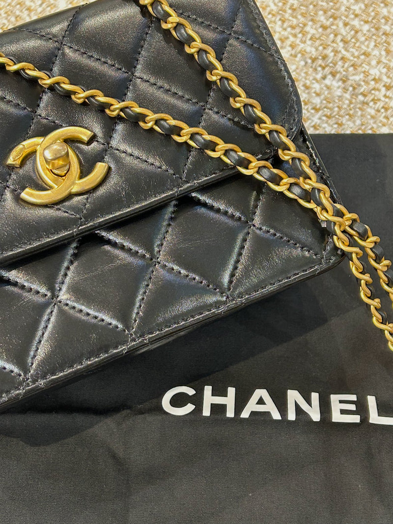 CHANEL トップハンドル マトラッセ ショルダーバッグ