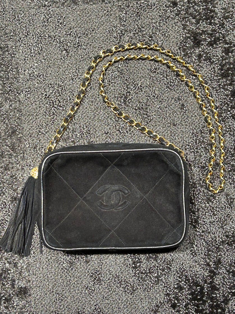 CHANEL マトラッセスエードココマーク　チェーンショルダーバッグ