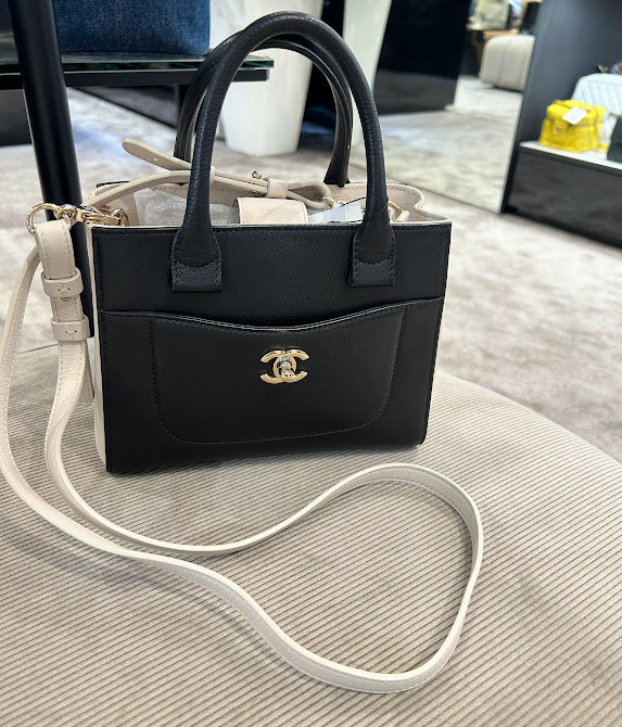 CHANEL ネオ　エグゼクティブ　トートバッグ　２WAY