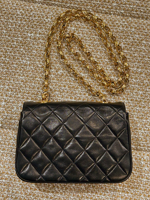 CHANEL マトラッセ ショルダーバッグ