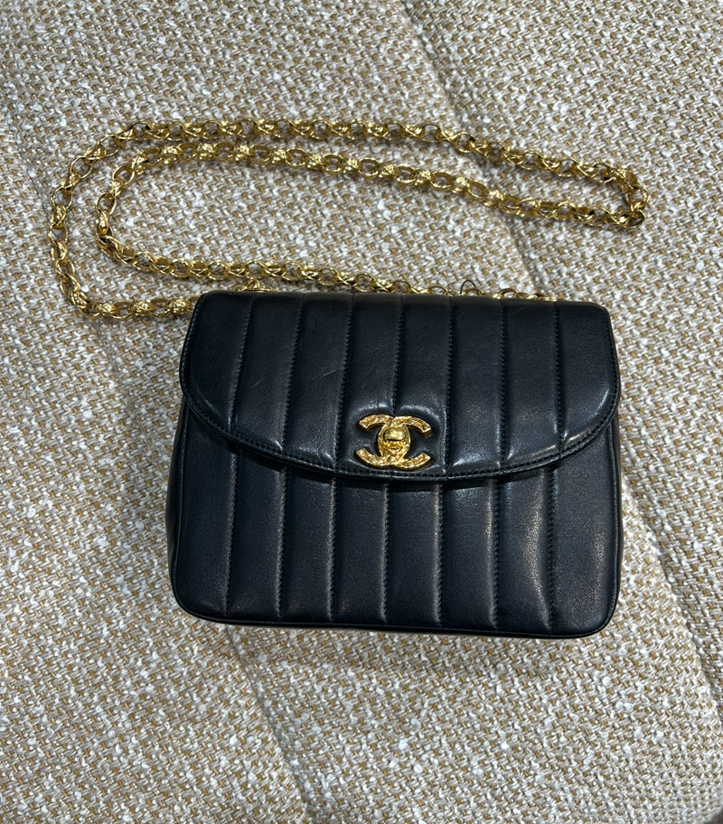 CHANEL ラムスキン　ショルダーバッグ