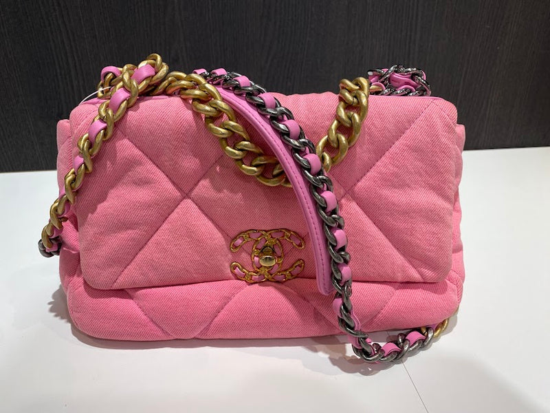 CHANEL シャネル19 ショルダーバック