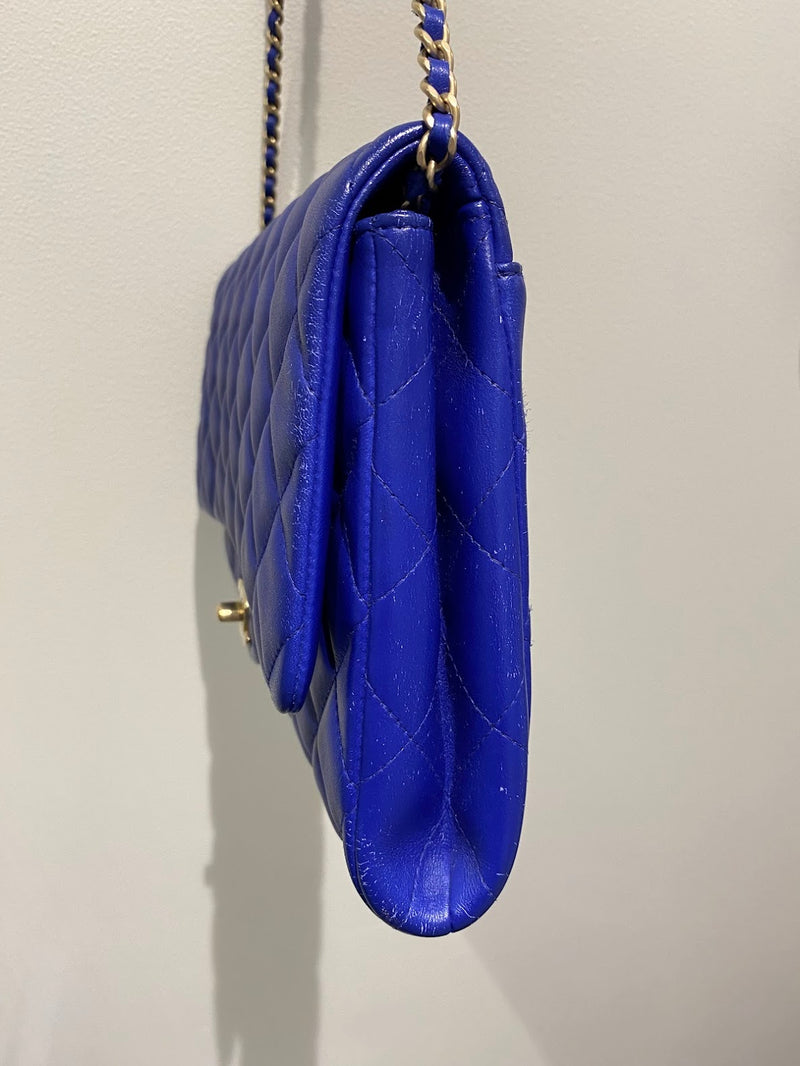 CHANEL マトラッセチェーンショルダーバッグ
