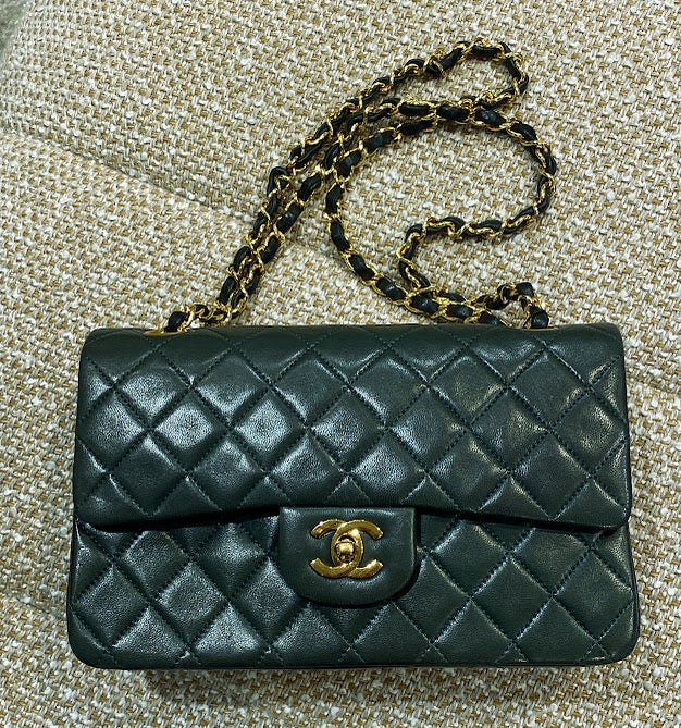 CHANEL マトラッセ ショルダーバッグ