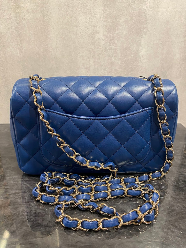 CHANEL ミニ マトラッセ チェーンショルダーバッグ – co&co