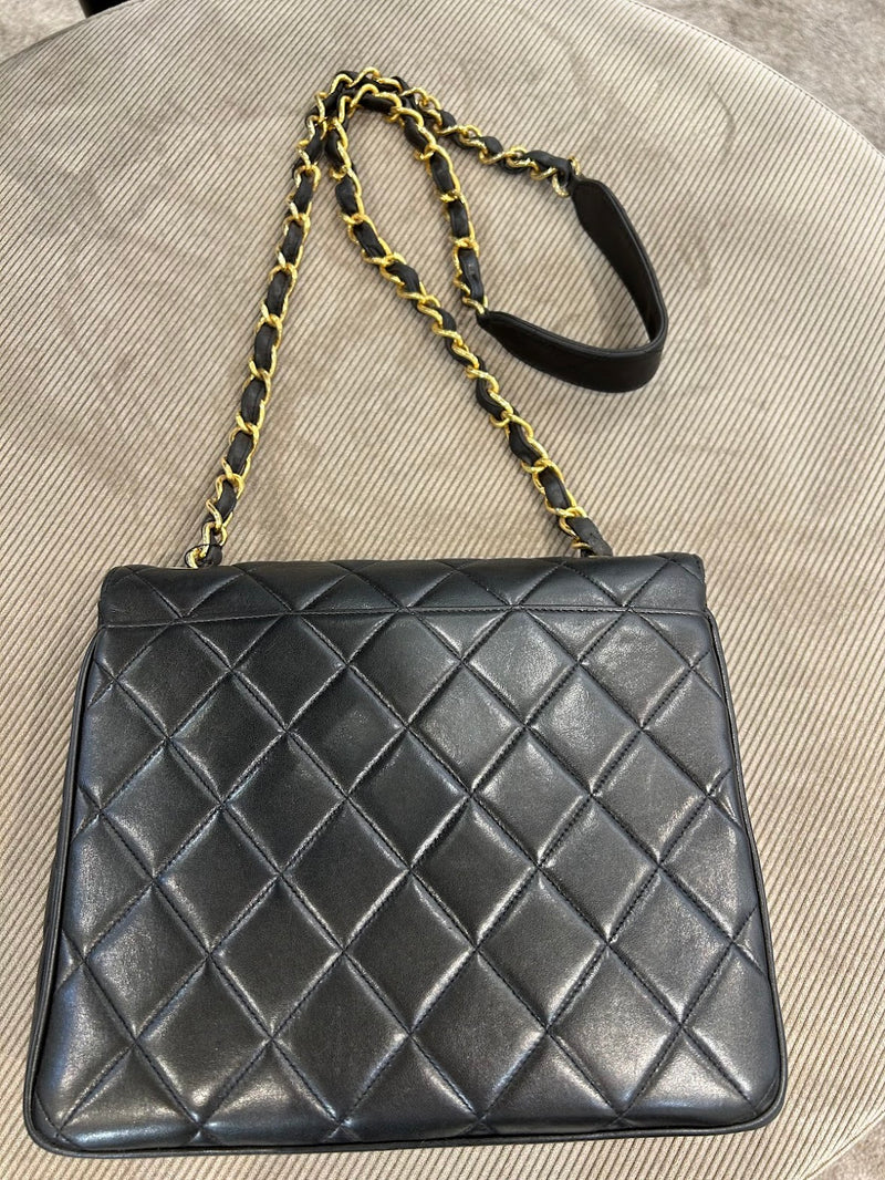 シャネル　ショルダーバッグ