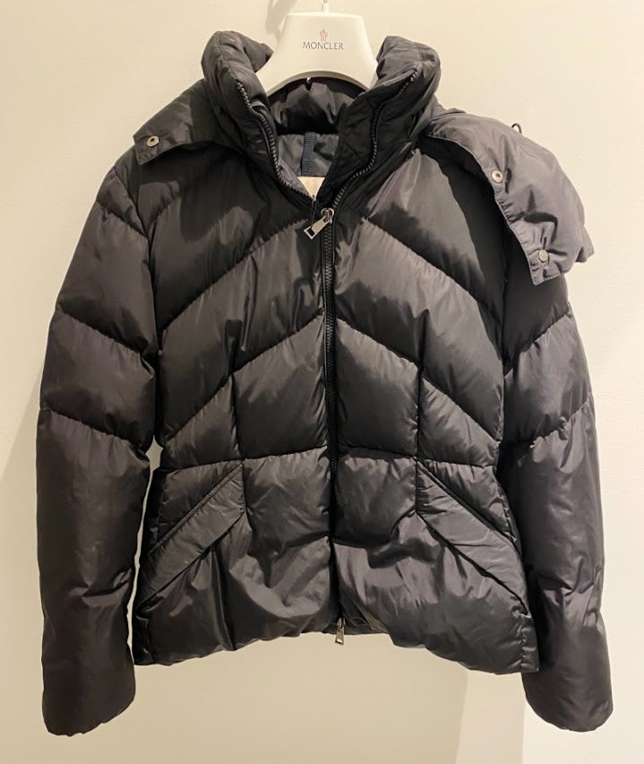MONCLER アロエダウンジャケット アウターベルト付き