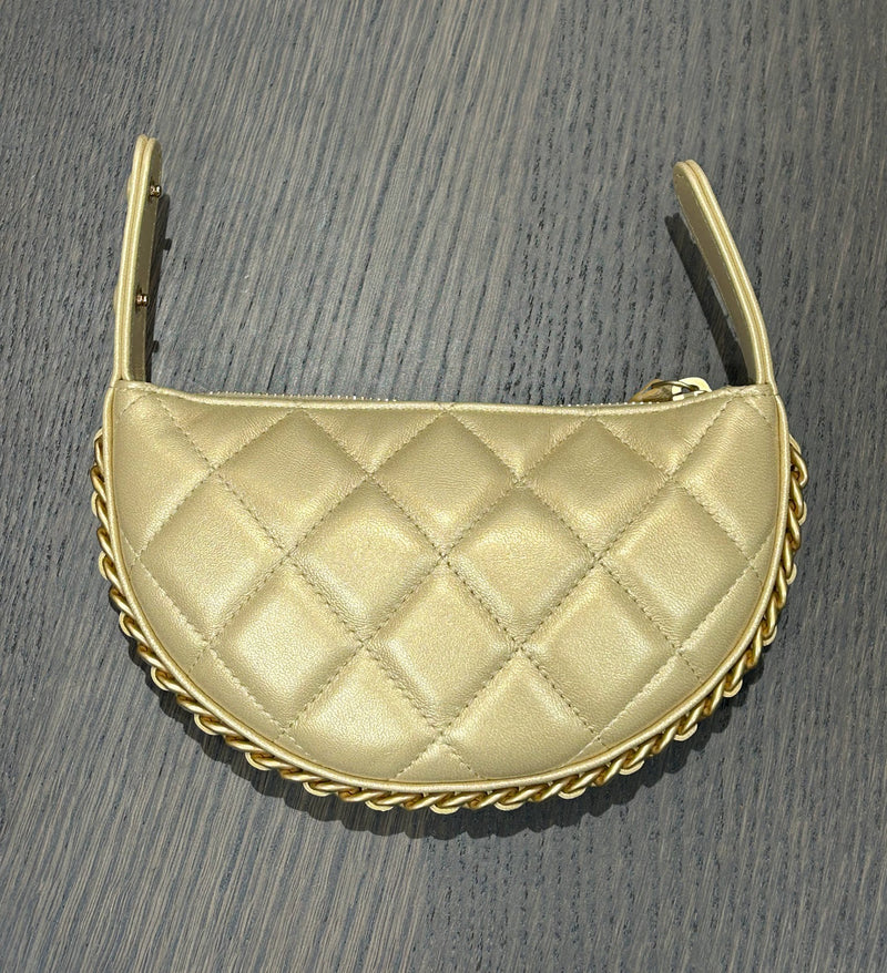 CHANEL ポーチバッグ チェーンクラッチバッグ ラムスキン ゴールド