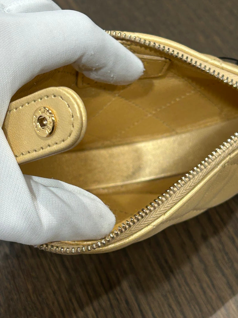 CHANEL ポーチバッグ チェーンクラッチバッグ ラムスキン ゴールド