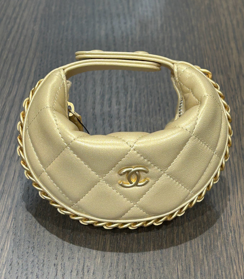 CHANEL ポーチバッグ チェーンクラッチバッグ ラムスキン ゴールド